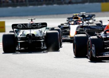 antonelli zegeviert in japan maar baalt van starts