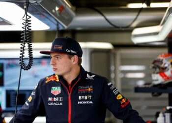 button enkel f1 overwinningen kalmeren max frustratie