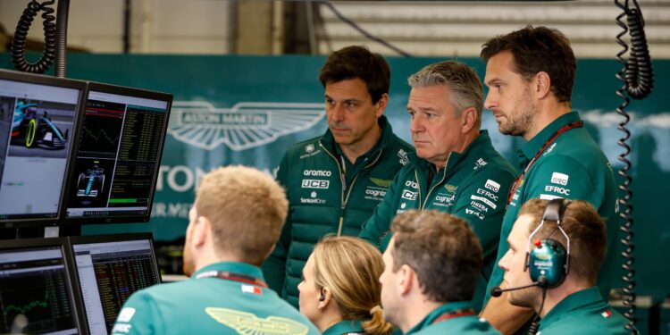 chandhok aston martin onder druk moet vingerwijzen stoppen