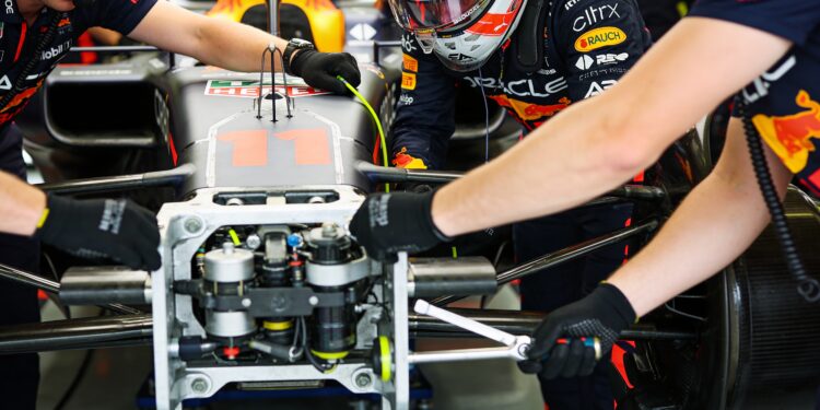 drama voor liam lawson vleugelschade maakt hem blind in japan