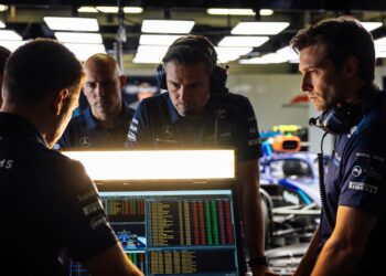 f1 sterren schitteren op fanpodium japan