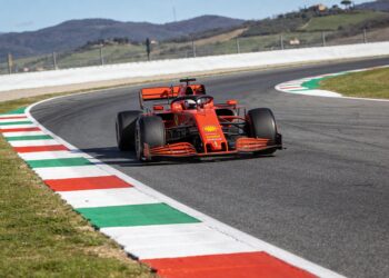ferrari test tijdens f1 pauze met sf 25 op mugello en monza