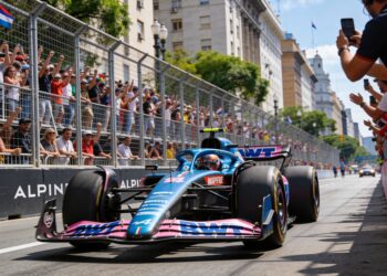 franco colapinto laat f1 brullen in hartje buenos aires