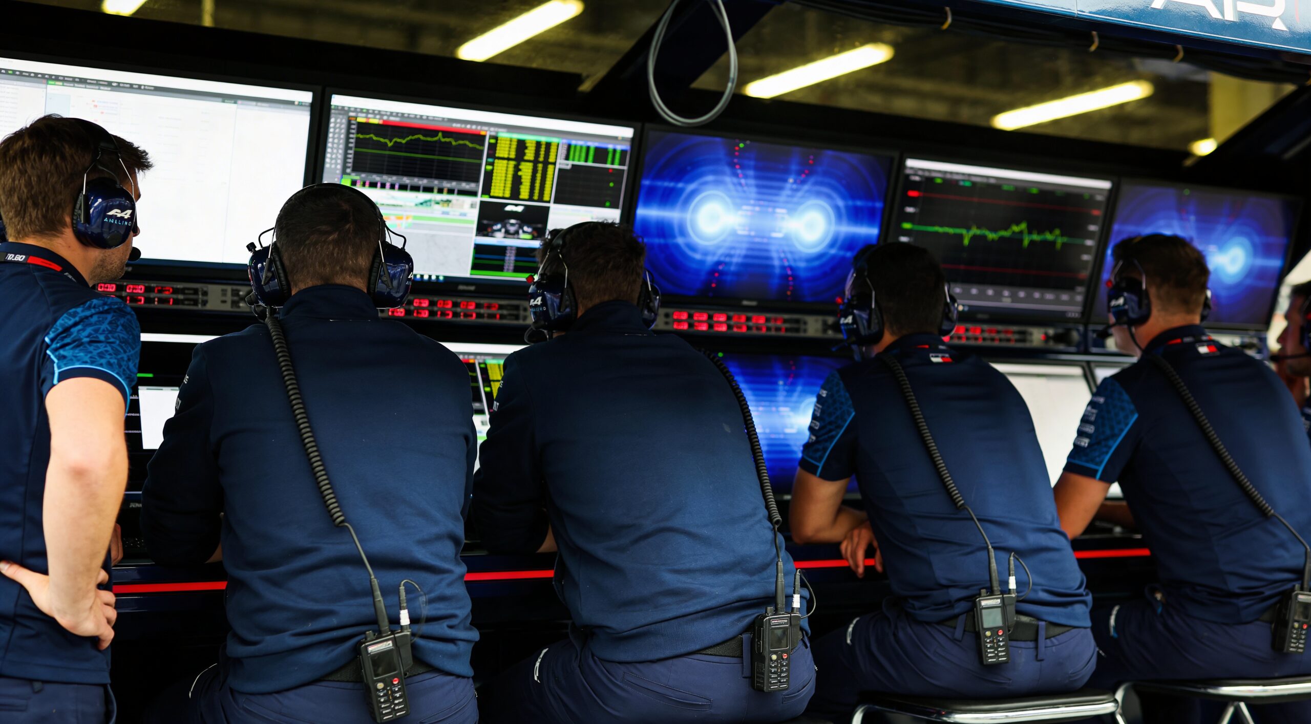 hamilton deelt ambitieuze f1 filmplannen en meer scaled