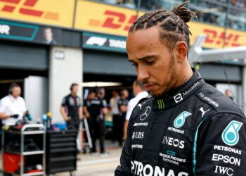 hamilton verbijsterd na japan miste vermogen en viel terug