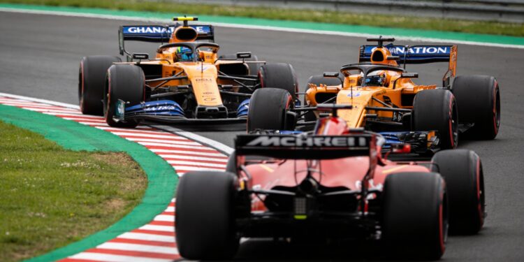 hamilton waarschuwt ferrari dreigt verder achterop te raken