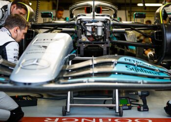 honda en aston martin bundelen krachten tegen f1 vibraties