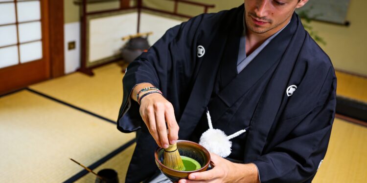 japan gp hamilton leclerc duiken in unieke japanse tradities