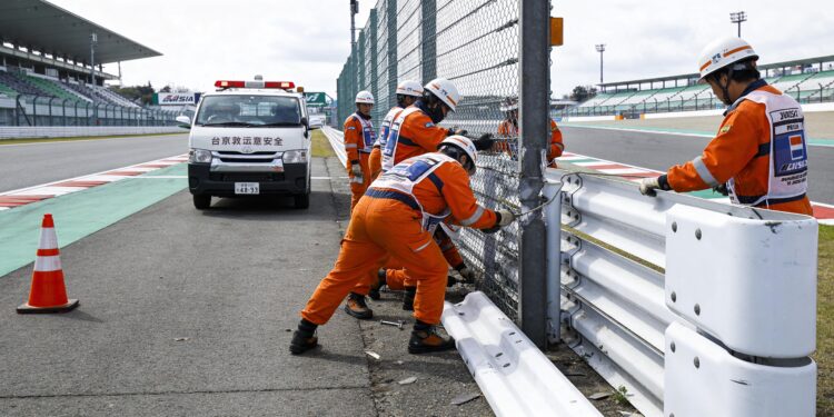 japanse gp start later door zware crash in voorprogramma