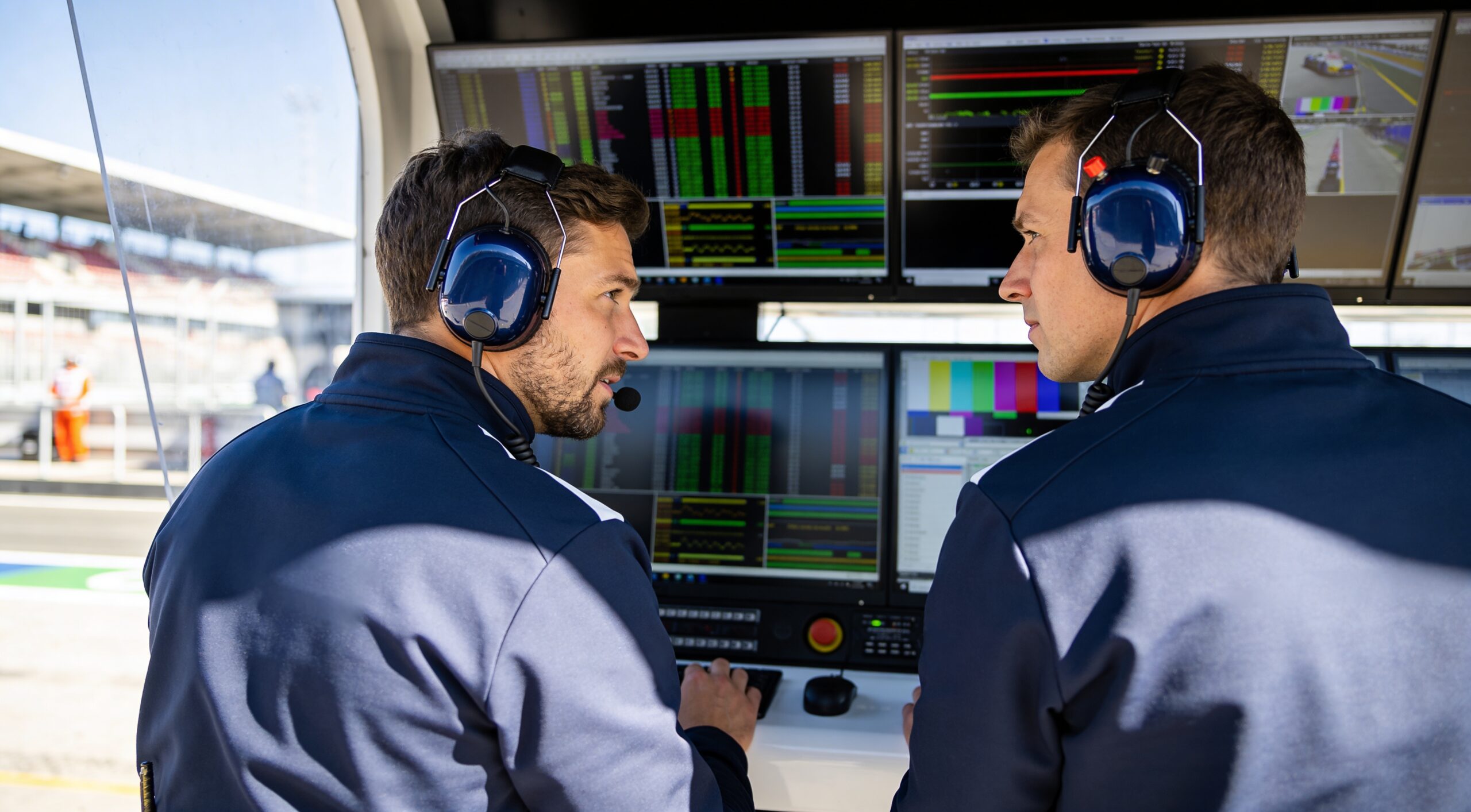 jenson button jaloers op alonso en stroll bij aston martin scaled