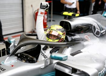 kimi antonelli historische pole in china vergroot kampioensdruk