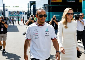 lewis hamilton en anya taylor joy stelen de show in suzuka