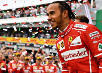 lewis hamilton onthult zwaarste podium ooit met ferrari