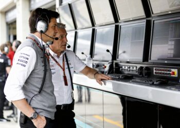 mercedes versterkt top met bradley lord als deputy team principal