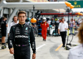 Button steunt Russell: 'Kan Antonelli-dreiging aan bij Mercedes'