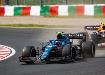 Verstappen gefrustreerd na duel met Gasly: ‘Verschrikkelijk!’