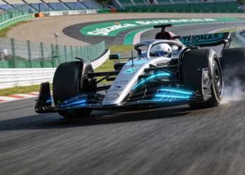 Indrukwekkende Antonelli overklast Russell in Japanse GP-data