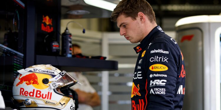 red bull onder druk verstappen s f1 toekomst in twijfel