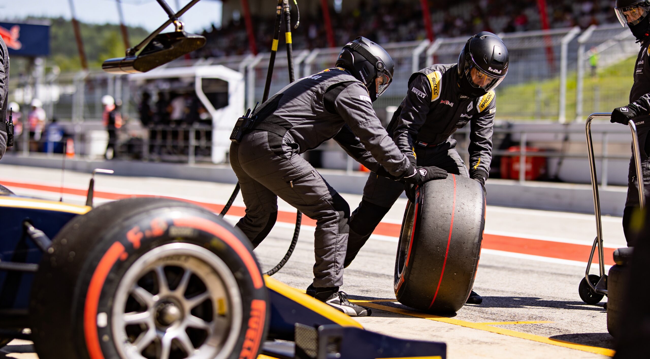 russell concurrentie probeert mercedes af te remmen scaled