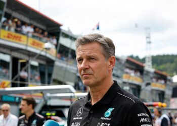 wolff maakt einde aan verstappen geruchten bij mercedes