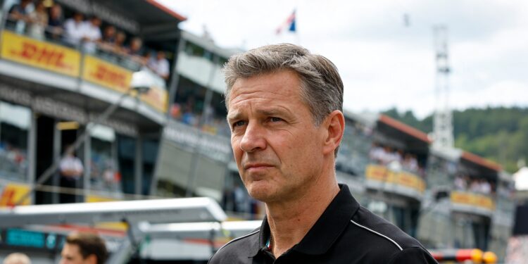 wolff maakt einde aan verstappen geruchten bij mercedes