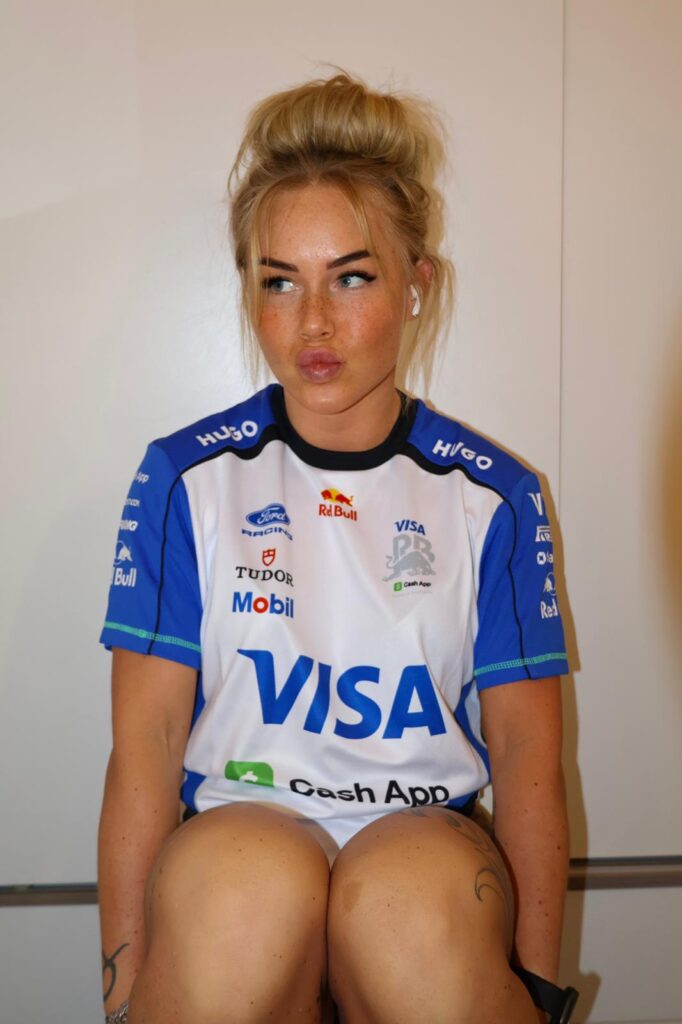 DemiPlay F1 Girl 7