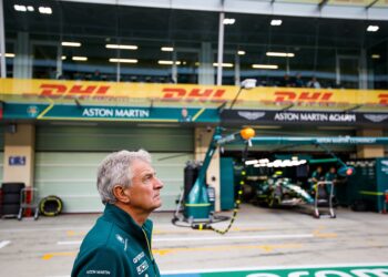 adrian newey s talent verspild bij aston martin volgens brundle