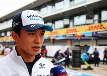 albon fia luistert naar kritiek coureurs op kunstm