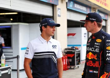 albon nuanceert lof verstappen voor endurance niet perfect