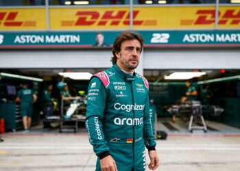alonso evenaart record met overstap naar zesde f1