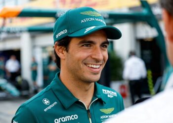 alonso verwelkomt zoon leonard en ontkracht geruchten