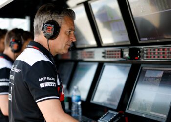 apex racing waarschuwt voor dreigend gevaar na sterke opmars zenith