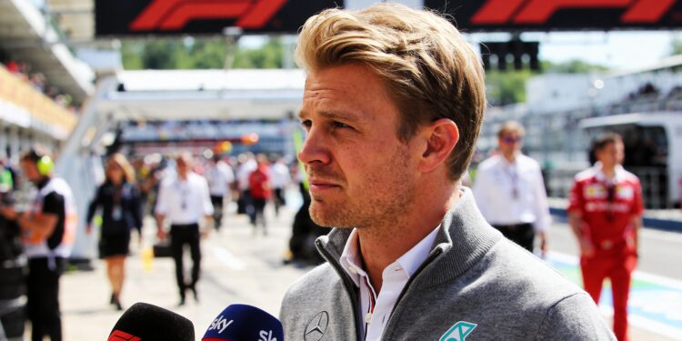 apple lanceert nieuwe f1 shows met nico rosberg in