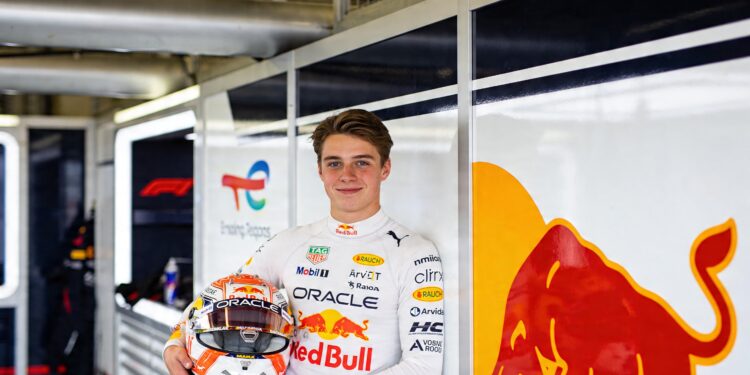 arvid lindblad maakt vliegende start in formule 1