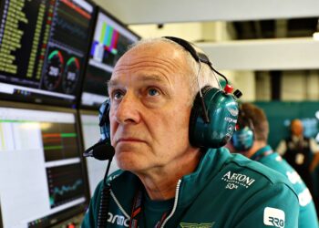 aston martin in crisis kritiek op newey en roep om