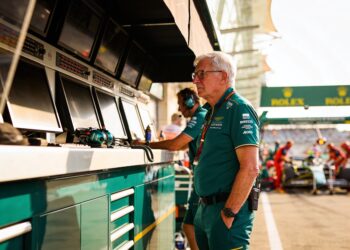 aston martin ontkent vredeshanddruk met honda