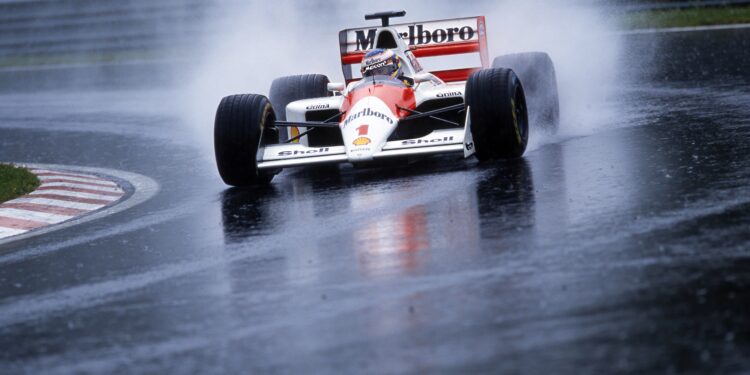 ayrton senna s regenmeesterwerk op donington park