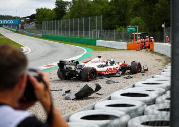 bearman colapinto s verdediging onaanvaardbaar na crash in japan