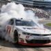 bizarre zegeviering nascar winnaar crasht tijdens
