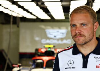 bottas strijdt voor ommekeer bij cadillac f1 na moeilijke start