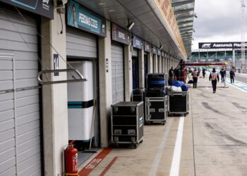 brandstofcrisis dreigt f1 kalender verder te ontregelen