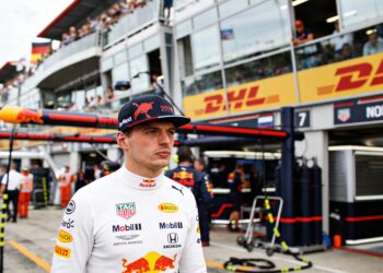 brundle max verstappen blijft in f1 onder n voorwaarde