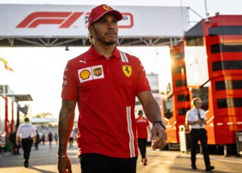 brundle overtuigd hamilton kan met ferrari wereldt