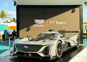 cadillac onthult gratis f1 fanbeleving in miami 2026
