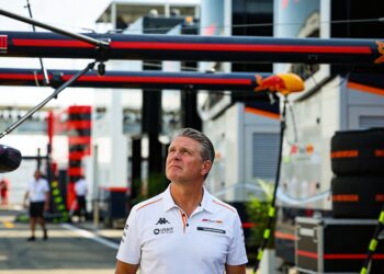 cadillac schittert in japan belangrijke stap voor f1 toetreding