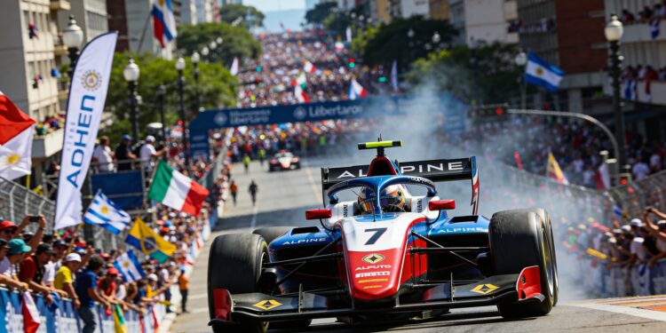 colapinto trekt 600000 fans in f1 show buenos aire