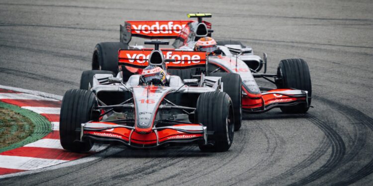 di resta verslaat vettel in epische f3 titelstrijd 2006