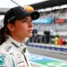 doriane pin bereidt zich voor op formule 1 test met mercedes