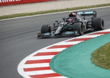 doriane pin maakt f1 testdebuut in mercedes