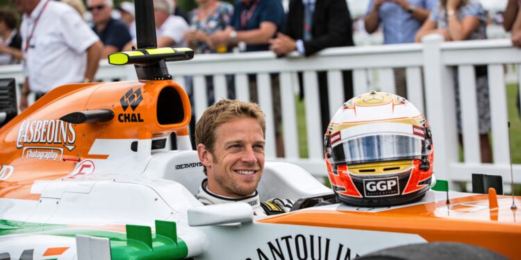 emotionele button rijdt weer in zijn brawn gp kamp